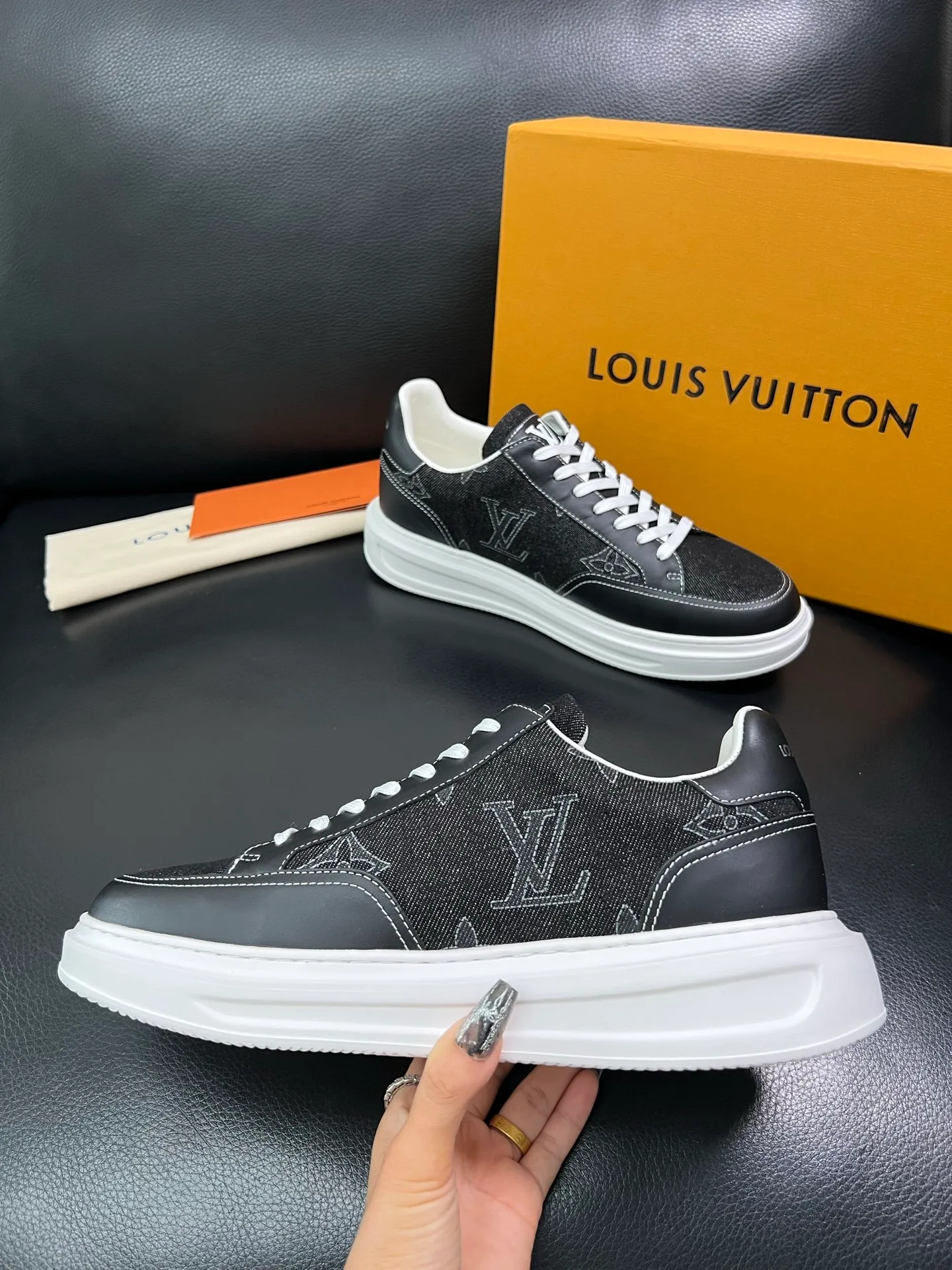 Men's shoes 💰740 Lv 🔍Top purchasing agent Louis Vuitton, sports sneakers counter synchronization, uppers imported from Italy, high-quality splicing with colorful and complex crafts, imported mesh pads are soft and comfortable, soles: original soles specially provided by the original factory, T men's shoes 💰U exclusive activity molded soles are super comfortable, original factory and single goods, high quality, welcome to compare, code number 38-44 (custom-made 45 46 )85867
